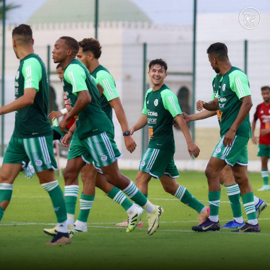 مدرب منتخب الجزائر يعاين جاهزية لاعبيه قبل ” شان2025″